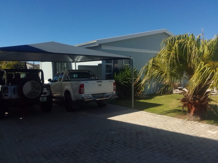 To Let 3 Bedroom Property for Rent in Kidds Beach Eastern Cape